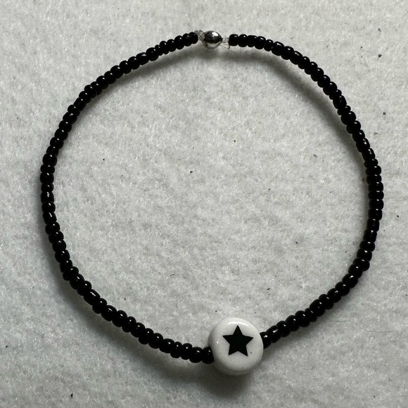 Black 2mm Beaded Stretch Bracelet - Picture 1 of 1